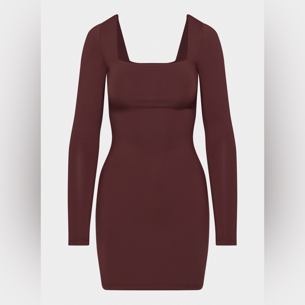 Aritzia Long Sleeve Square Neck Bodycon Mini Dress in Burgundy
